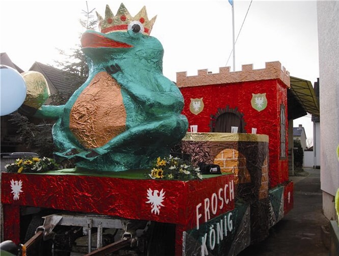 „Froschkönige“ beim Schwerdonnerstagsumzug 