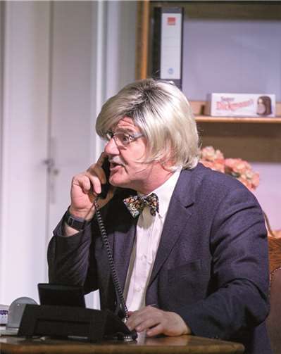 Arbeitsloser Mann wird zur erfolgreichen Journalistin