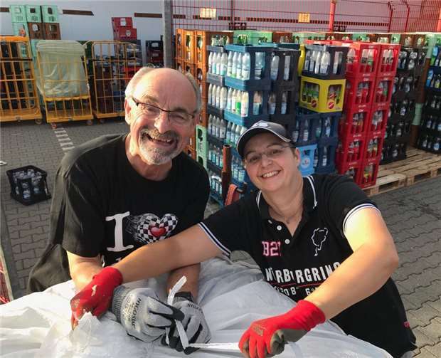 Kunststoffdeckel gegen Polio gesammelt 