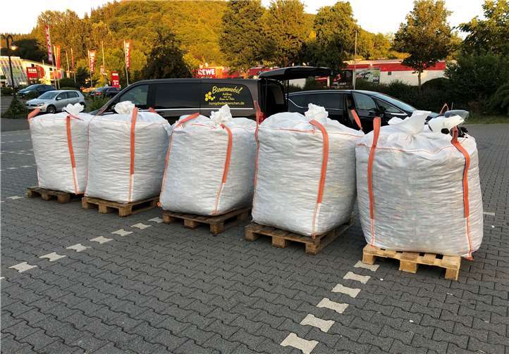 Kunststoffdeckel gegen Polio gesammelt 