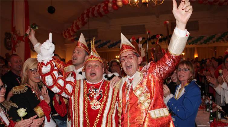 Prinz Baffy I.übernahm das Narrenzepter von Ex-Prinzessin Yvonne 