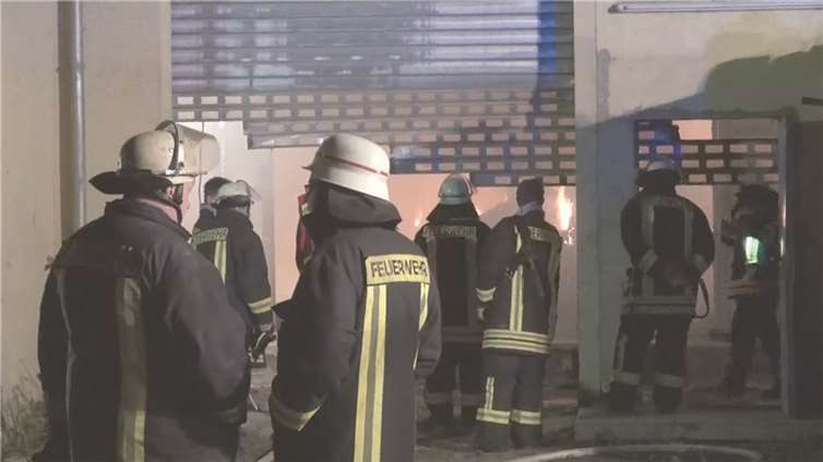 Lagerhallenbrand in Engers 