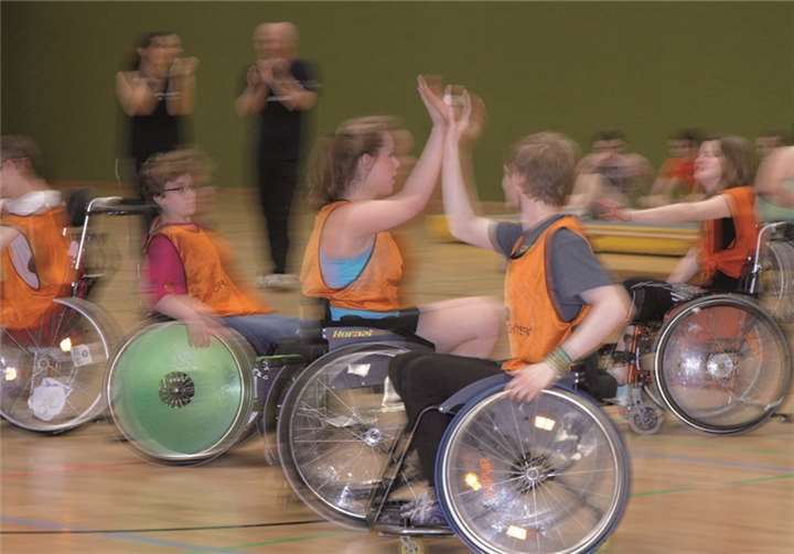 Sportrollstuhl anlässlich des 9. Lions Integrationscup gestiftet 