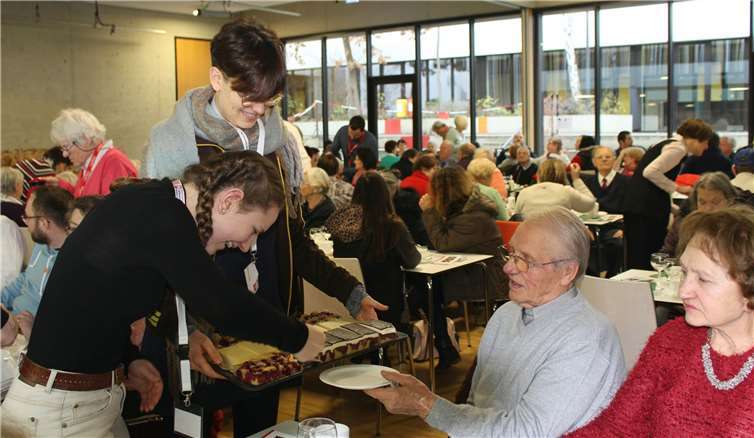 240 Menschen feierten Heiligabend in Gemeinschaft 