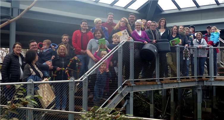 Klettertunnel für die Totenkopfäffchen 