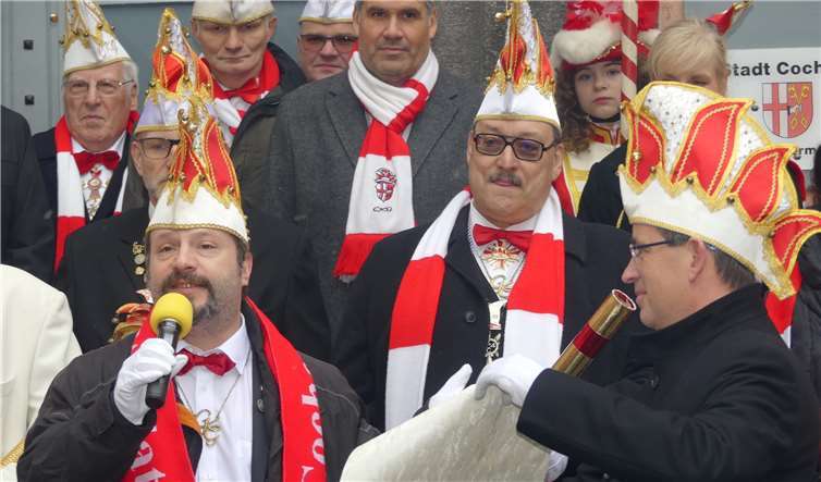 Närrischer Fackelzug beim Sturm auf die Bastille 