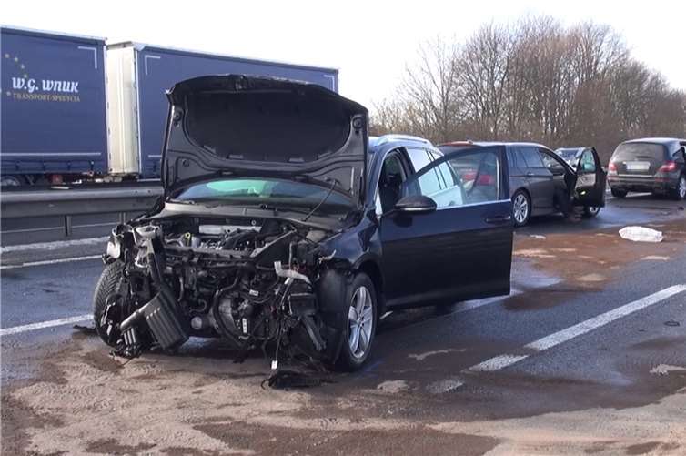 Zwei Schwerverletzte auf der A61 