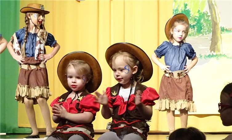Bunte und tänzerische Kindersitzung 