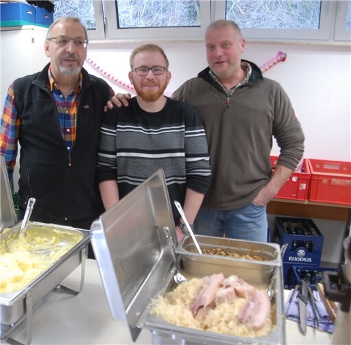 Duft von frisch gegartem Wellfleisch zog durchs Sayntal 