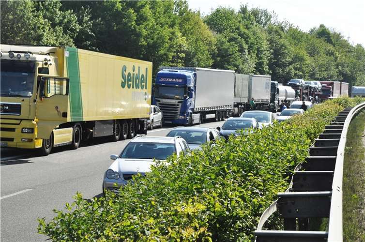 Tödlicher Verkehrsunfall auf der A 48 