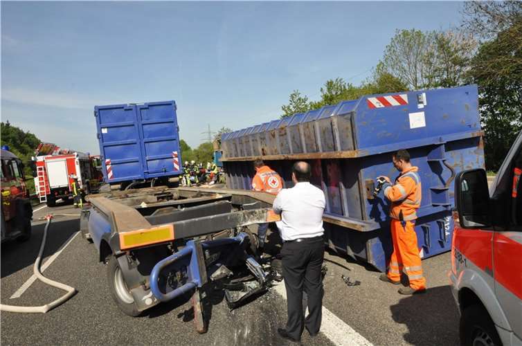 Tödlicher Verkehrsunfall auf der A 48 