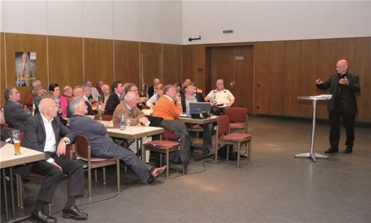 Neubau der Stadt- und Kongresshalle wird nicht vor 2017 fertiggestellt 