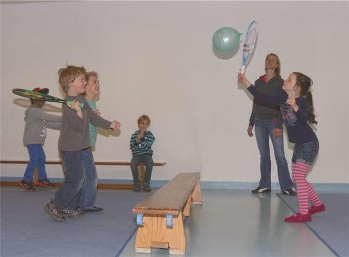 Schnuppertennis im Evangelischen Kindergarten begeisterte die Kinder