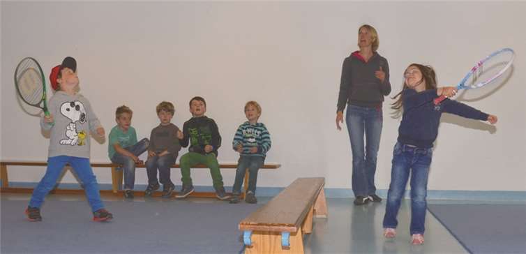 Schnuppertennis im Evangelischen Kindergarten begeisterte die Kinder 