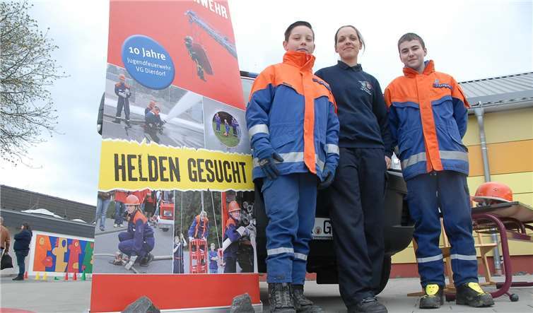 Osterhase bekam was auf die Mütze 