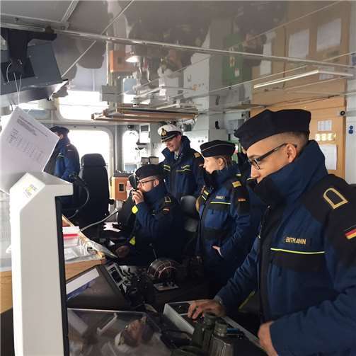 Cochemer Delegation bei der Marine zu Gast 