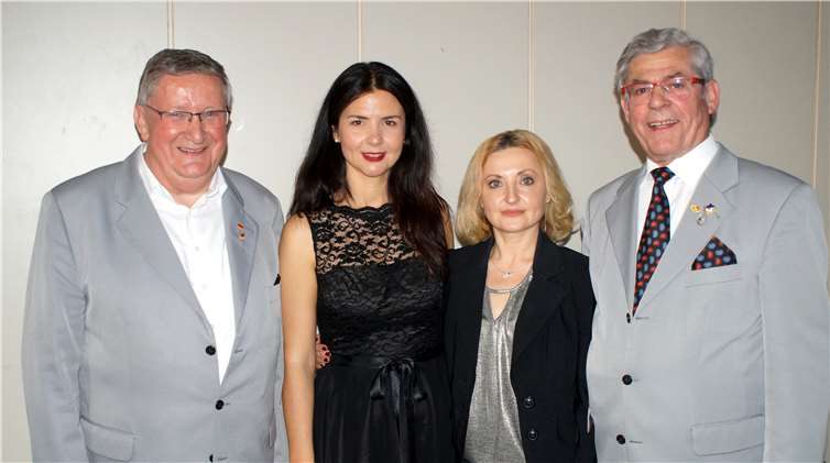 Gelungene Premiere für die neue Chorleiterin 