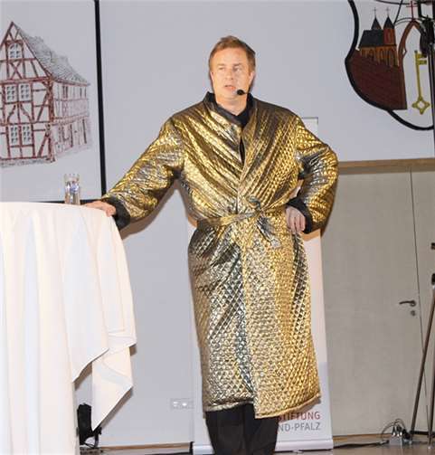 „Goldfinger“ und Spendenbereitschaft erbrachten 11.000 Euro für Burgrettung 