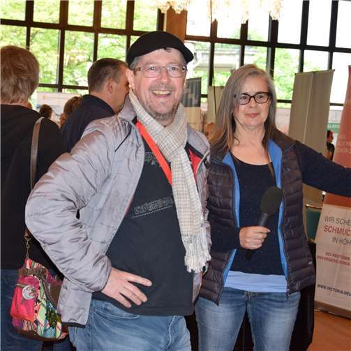 Auto- und Freizeitschau tauchte Rhein- anlagen in ein Meer aus glänzendem Lack 