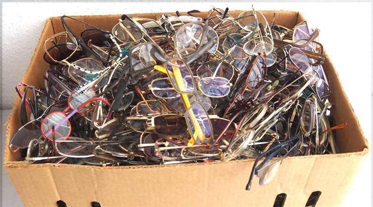 Hilfe für Langzeitarbeitslose in der Region und Sehhilfebedürftige der „Dritten Welt“ 