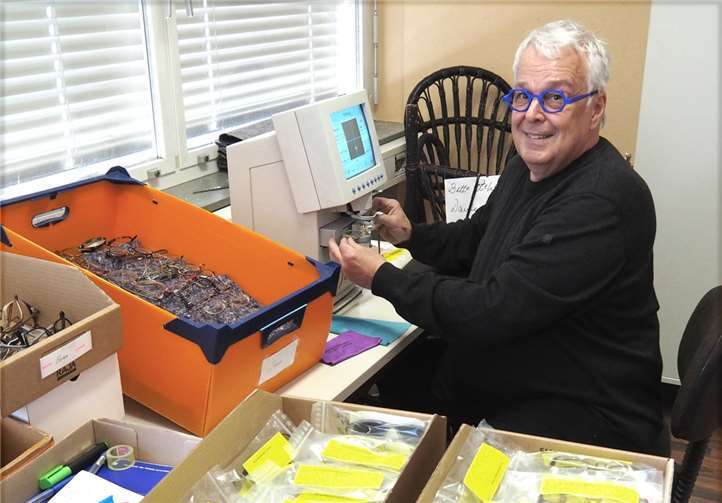 Hilfe für Langzeitarbeitslose in der Region und Sehhilfebedürftige der „Dritten Welt“ 