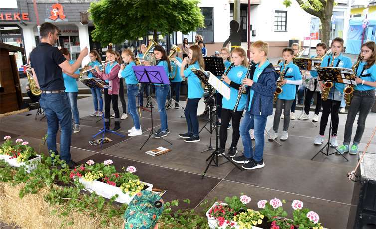 Die Landfrauen boten Champagner an 