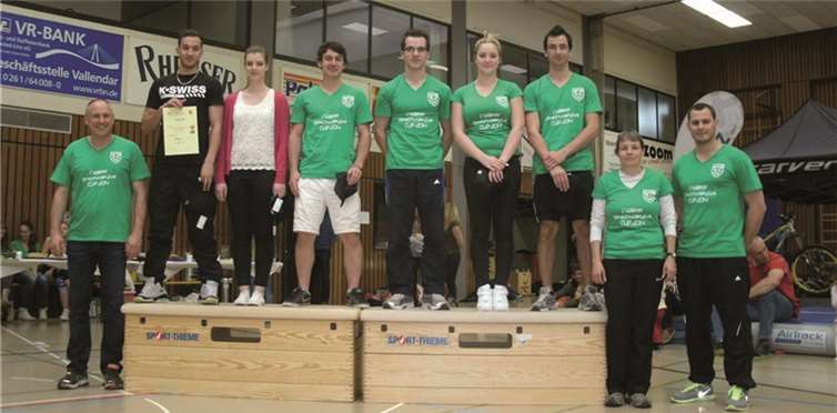 Spektakuläre Hechtsprünge und Flugeinlagen 