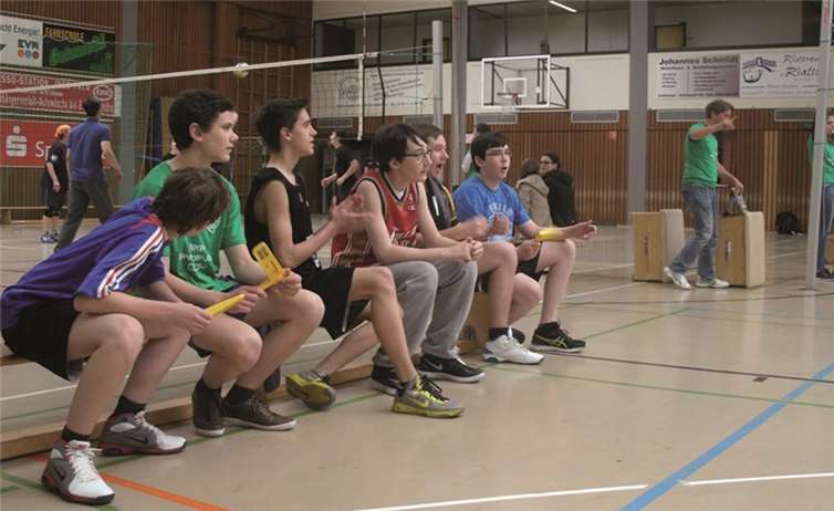 Spektakuläre Hechtsprünge und Flugeinlagen 