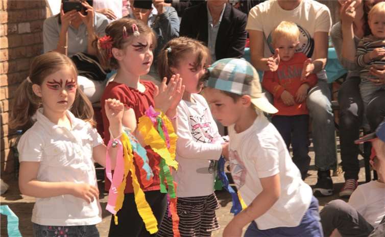 Zahlreiche Gäste gratulierten, feierten und informierten sich 