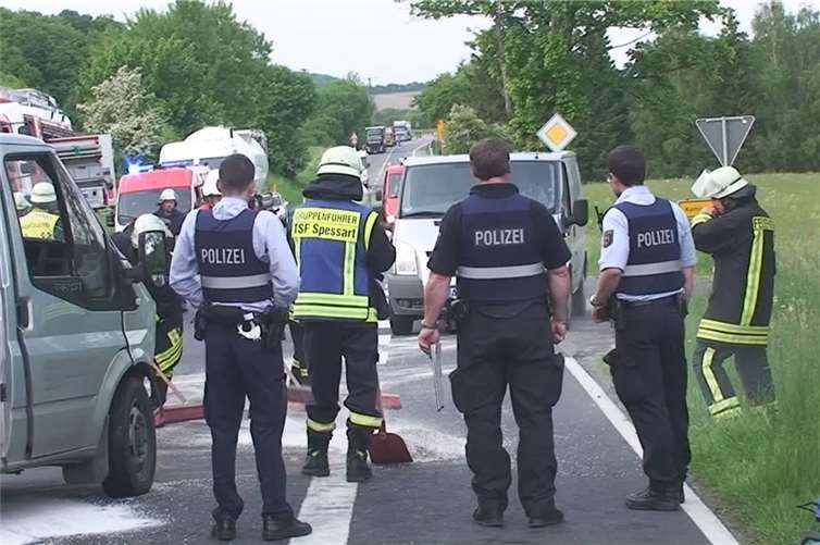In den Gegenverkehr geschleudert 