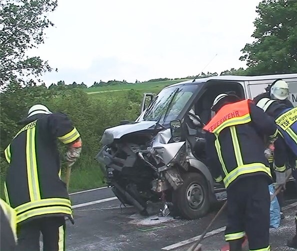 In den Gegenverkehr geschleudert 