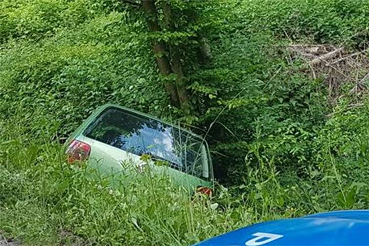 Zu Fuß geflüchtet: Wilde Verfolgungsjagd endet im Graben Zu Fuß geflüchtet: Wilde Verfolgungsjagd endet im Graben