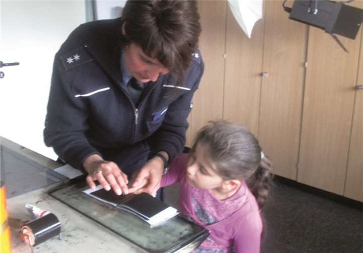 Polizisten müssen nicht nur Diebe fangen 