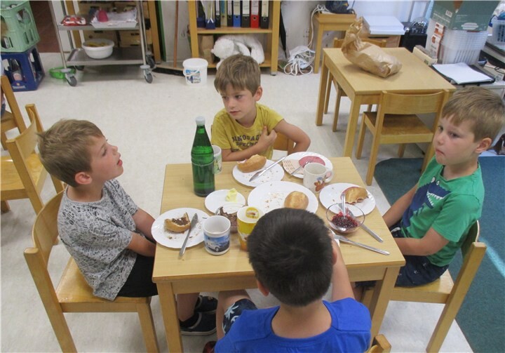 „Maulwurfkinder“ verbringen aufregende Nacht in der Kita 