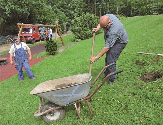 Ein Baum für das Kinderparadies Schönstatt 