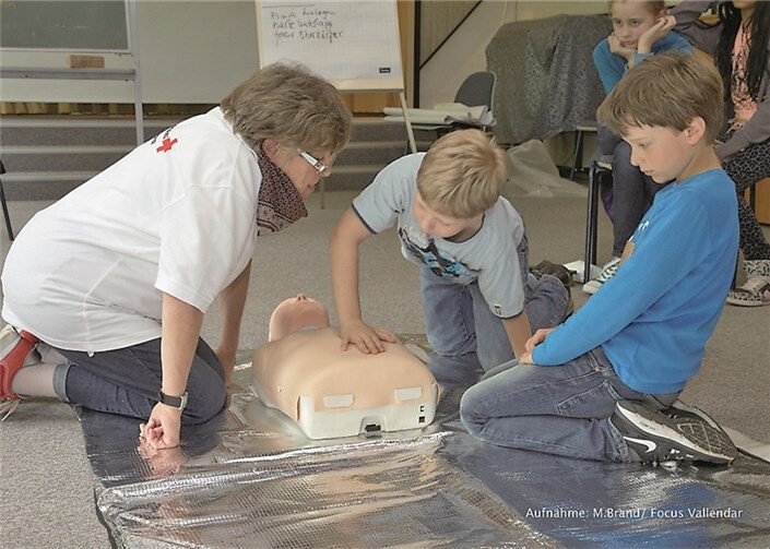Grundschüler erlernten mit Eifer Techniken der Ersten Hilfe 