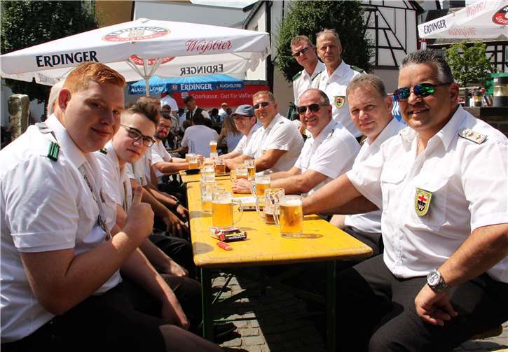 Hochsommerliches Wetter beim Festumzug 