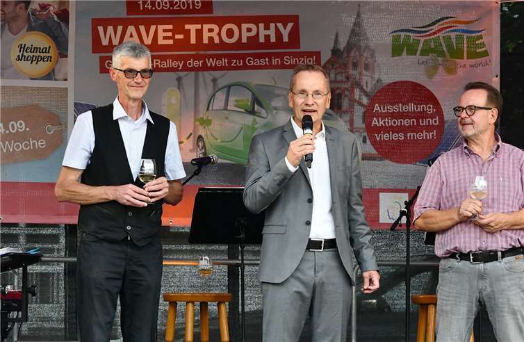 Mit edlen Tropfen in die lauen Sommernächte gefeiert 