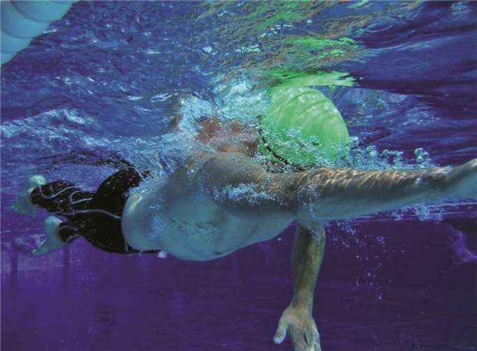 Laufen und Schwimmen für den Sieg