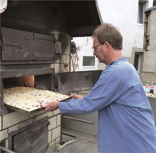 Holzofenbrot ging weg wie „warme Semmeln“ 