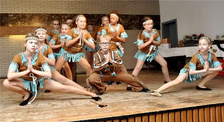 Die Stadt hatte „Mayna Mädcha un Junge“ zur gemütlichen Feier eingeladen 