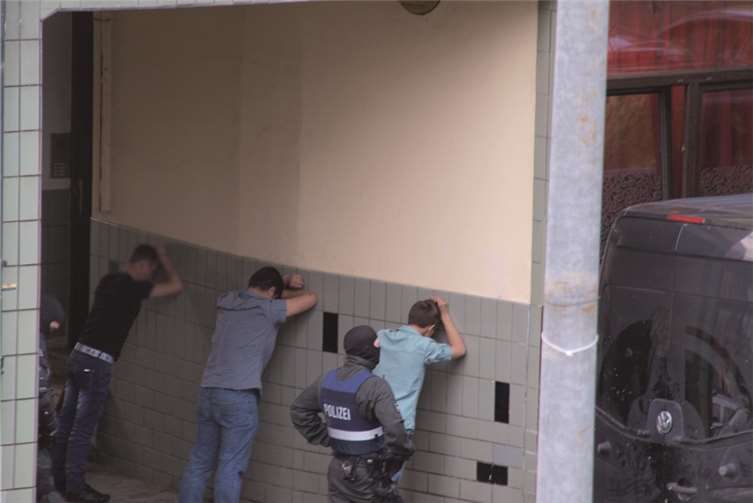  Razzia in Koblenz-Lützel 