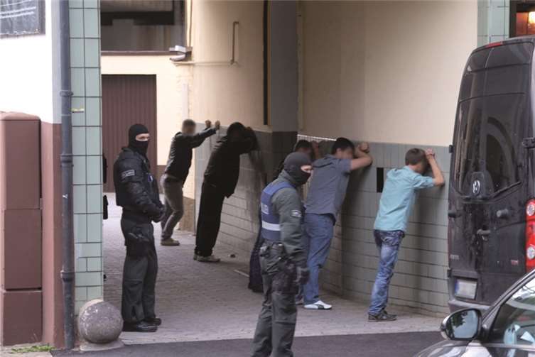  Razzia in Koblenz-Lützel 