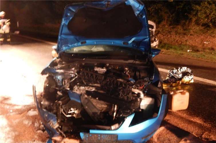 Zwei Totalschäden nach Kollision 