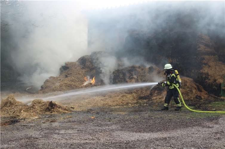Stroh in Brand geraten 