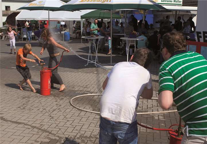 Buntes Programm für Jung und Alt 