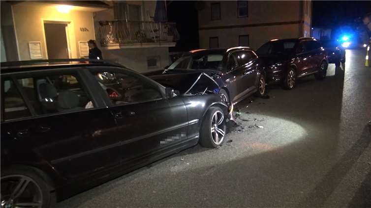  Mit 2,42 Promille in parkende Autos gekracht 