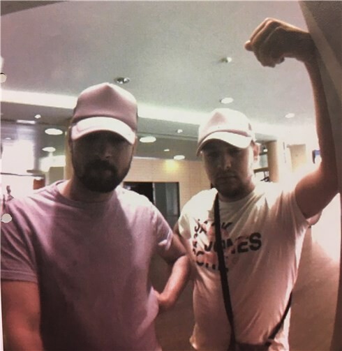 Wer kennt diese Männer? 