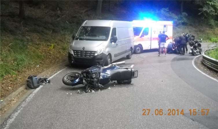 Motorradfahrer schwer verletzt 
