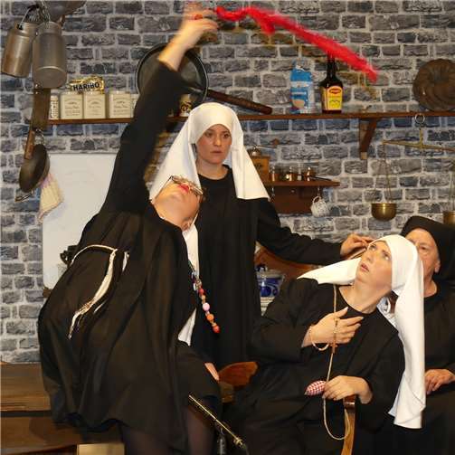 Italo-Mafioso bekommt die Bratpfanne zu spüren 